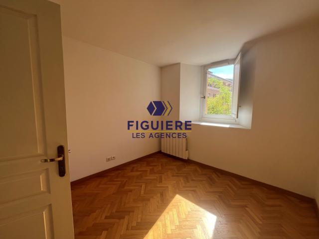 Appartement 2 pièce s 1 chambre s 52.8 m²