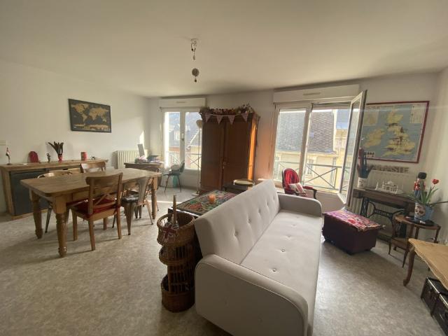 Appartement 2 pièce s 1 chambre s 56.3 m²