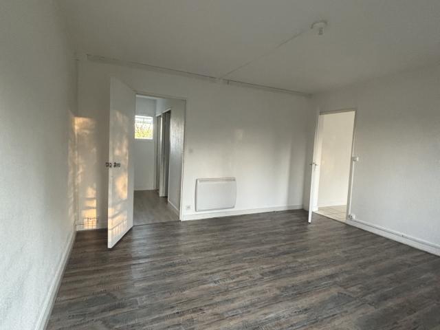 Appartement 2 pièce s 1 chambre s 59 m²