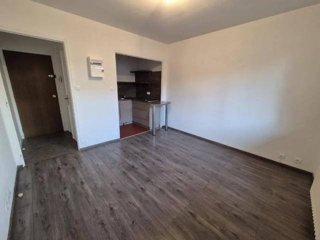 APPARTEMENT 2 pièce s 32m²
