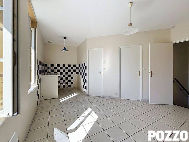 Appartement 2 pièce s à Saint Aubin Des Préaux avec jardin pr