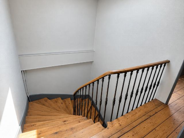 BEL APPARTEMENT ANCIEN DERNIER ETAGE RUE DE FONTANES ANNONAY
