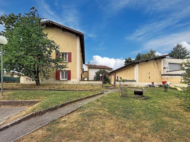 Appartement 2 pièces, 43 m² à louer à Cailloux sur Fontaines 69270