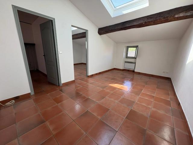 Appartement 2 pièces, 43 m² à louer à Jouques 13490