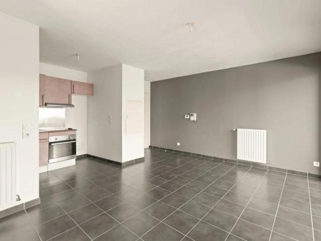 Appartement T2 lumineux avec balcon à Meyzieu