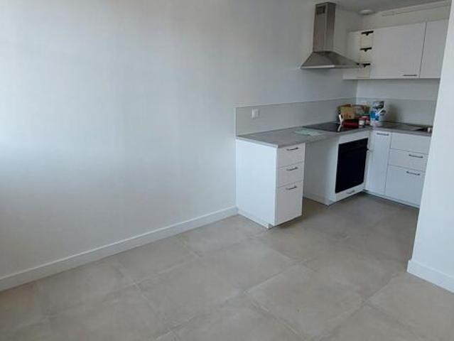 Appartement 2 pièces 43m2 REIMS 740 euros
