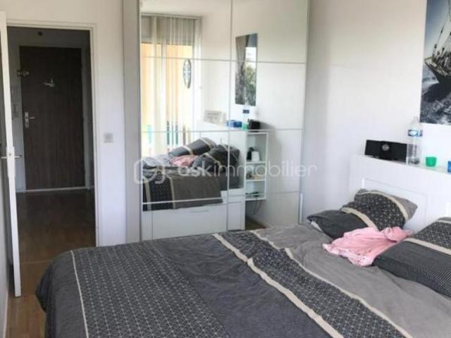Appartement 2 pièces 40 m² ascenseur / garage / box / parc