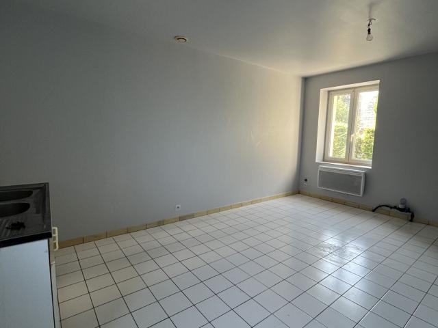 Appartement 2 pièces, 41 m² à louer à Avesnes le Comte 62810