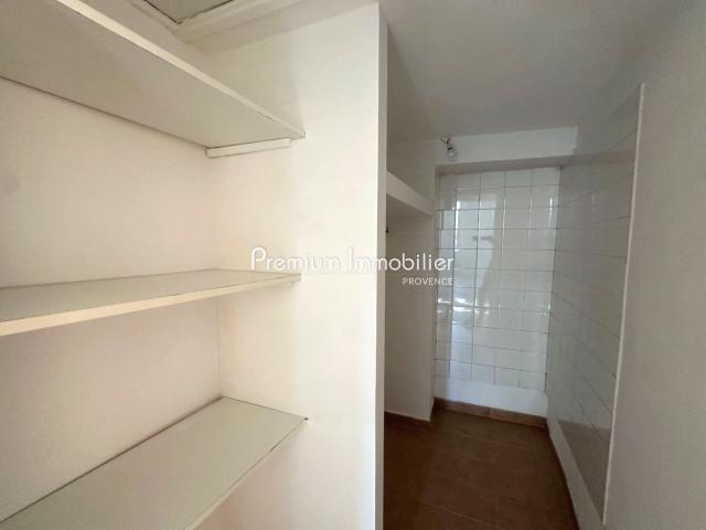 Appartement 2 pièces, 41 m² à louer à Le Puy Sainte Réparade 13610