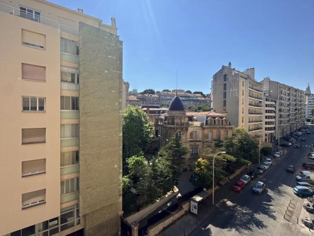 Appartement 2 pièces, 41 m² à louer à Marseille 8 13008