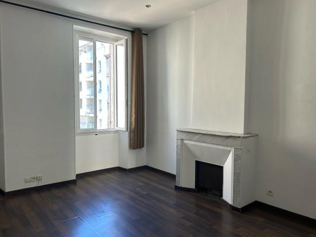 Appartement 2 pièces, 41 m² à louer à Marseille 8 13008