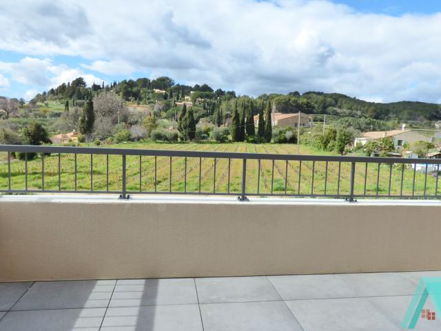 Appartement 2 pièces 41m2 avec terrasse et parking privé