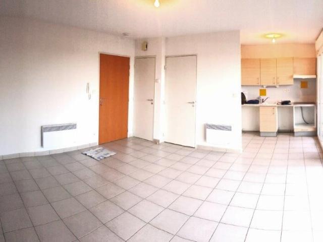 Appartement 2 pièces, 42 m² à louer à Luc la Primaube 12450