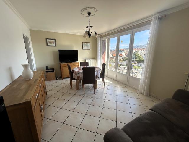 Appartement 2 pièces, 47 m2 habitables, avec cave et balcon