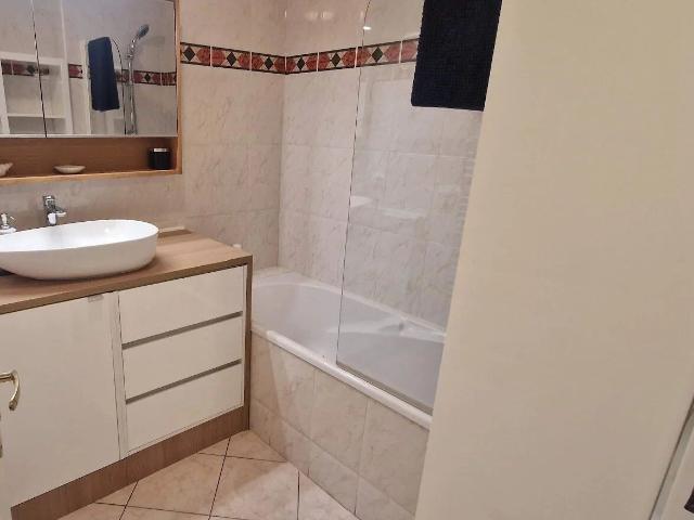 Appartement 2 pièces, 47 m² à louer à Nice 06300