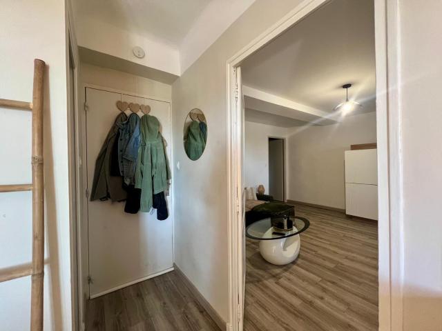 Appartement 2 pièces, 47 m² à louer à Solliès Ville 83210