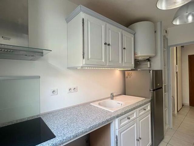 Appartement 2 pièces 47m2 REIMS 610 euros