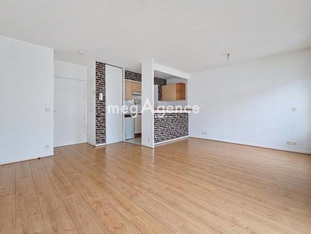 APPARTEMENT 2 PIECES 44 M² AVEC BALCON ET PARKING