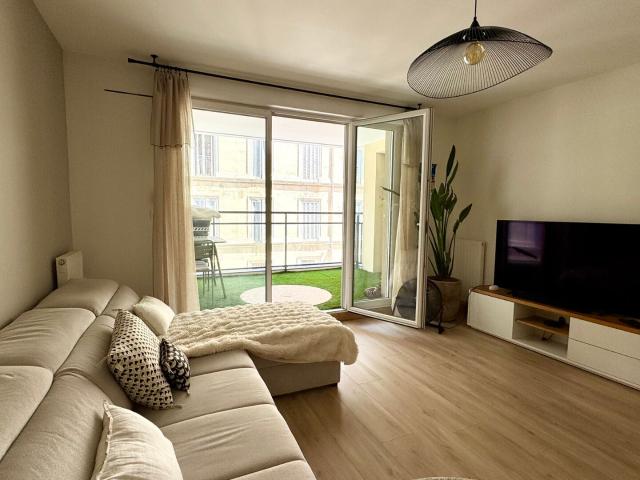 Appartement 2 pièces, 44 m² à louer à Marseille 7 13007