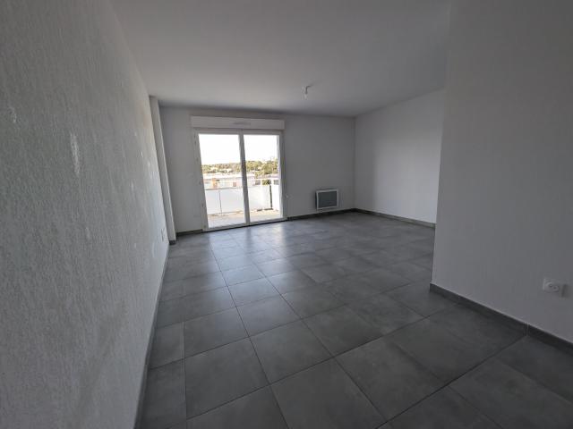 Nîmes, appartement T2 44.63m2 avec terrasse et parking privé