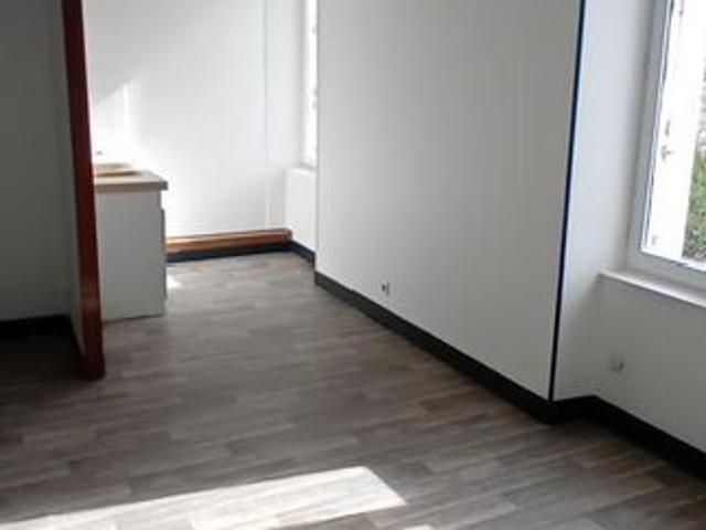 Appartement 2 pièces, 45 m² à louer à Châlus 87230