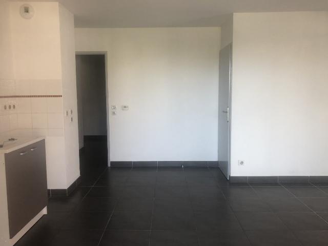 Appartement 2 pièces, 45m², en location à Juvignac 759.05 € par mois * Appartement