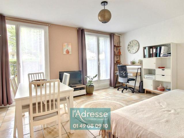 Appartement 2 pièces +/ 46.79 m2 15min Metro 14