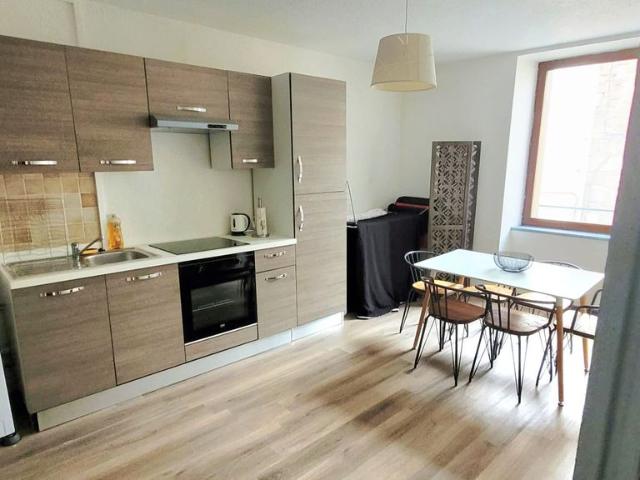 Appartement 2 pièces, 48 m² à louer à Saint Sauveur en Rue 42220