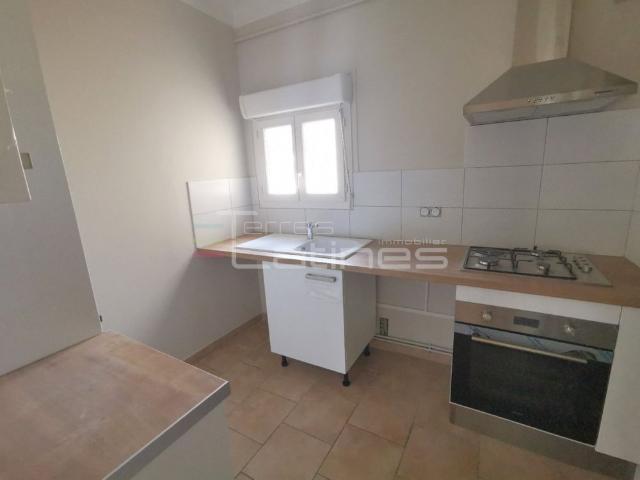 Appartement 2 pièces, 49m² en location à Nimes 560 € par mois