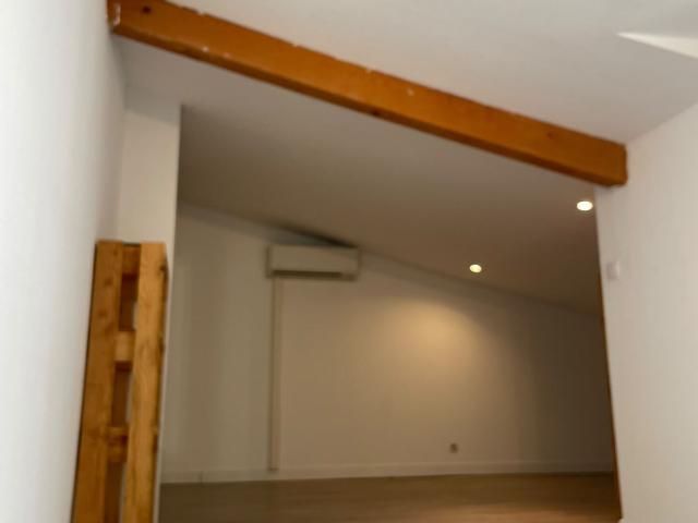 Appartement T2 de 53m2 hab en duplex Nimes les Carmes Rout