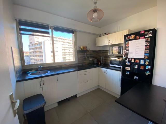 Appartement 2 pièces, 50 m² à louer à Marseille 6 13006