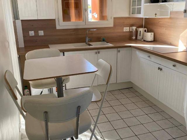 APPARTEMENT 2 PIECES 50 m² bail meublé
