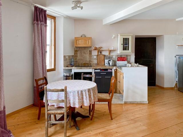 Appartement 2 pièces, 51 m² à louer à Cruis 04230