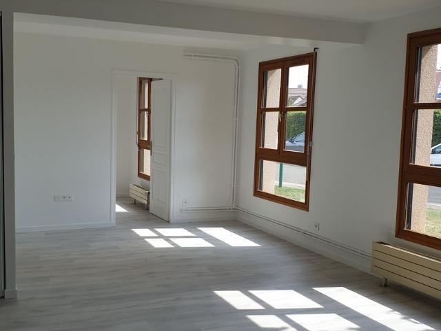 Appartement 2 pièces, 52 m² à louer à Neauphle le Château 78640