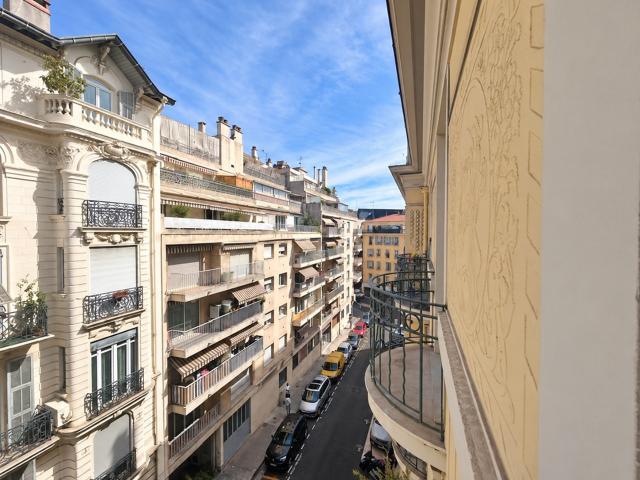 Appartement 2 pièces, 52 m² à louer à Nice 06000