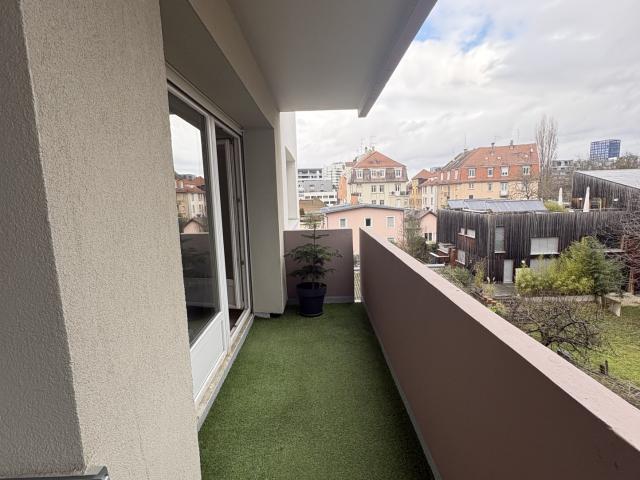 Appartement 2 pièces 52m2 Terrasse et parking Immeuble rénové BBC