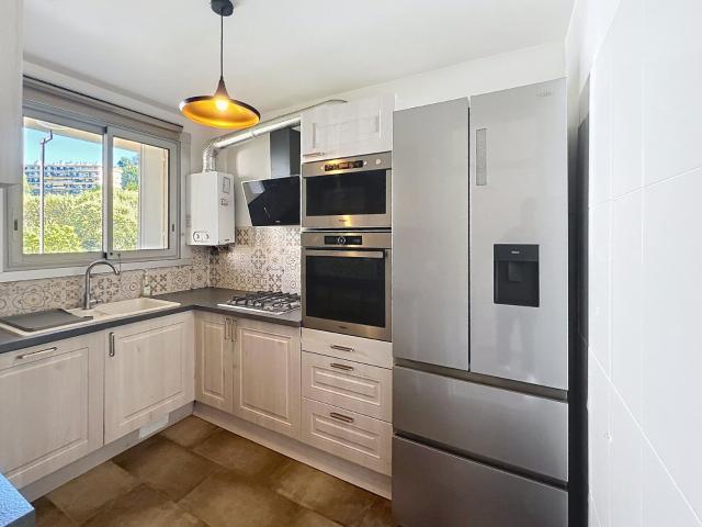 Appartement 2 pièces, 57 m² à louer à Nice 06100