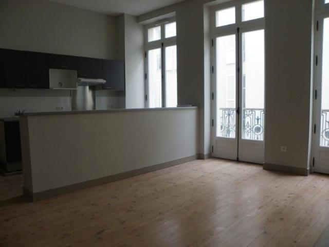 Appartement 2 pièces, 56 m² à louer à Bordeaux 33000