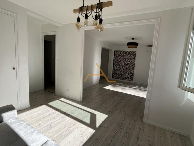 Appartement 2 pièces, 56m²en location à Valreas600 € par mois