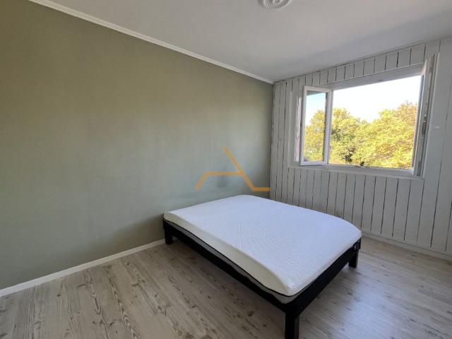 Appartement 2 pièces, 56m²en location à Valreas600 € par mois