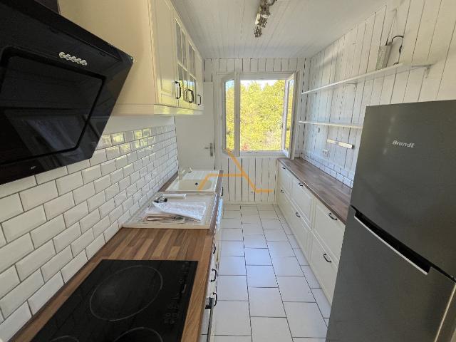 Appartement 2 pièces, 56m² en location à Valreas 600 € par mois