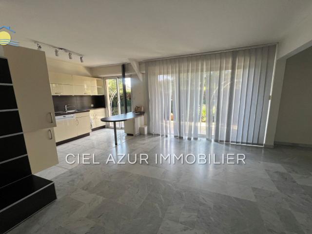 Appartement 2 pièces, 58 m² à louer à Antibes 06600