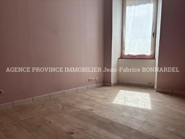 Appartement 2 pièces, 58 m² à louer à Grignan 26230