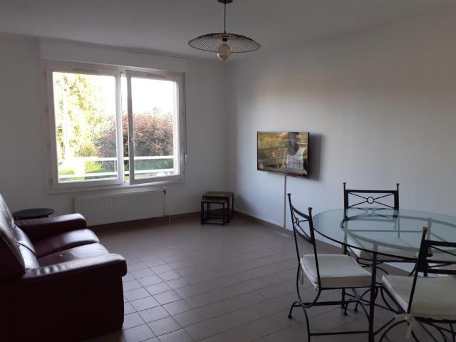 Appartement 2 pièces, 58 m² à louer à Poule les Écharmeaux 69870