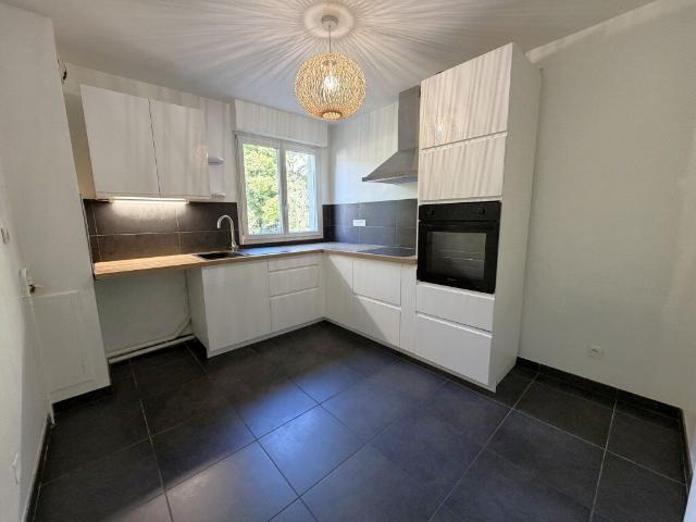 Appartement 2 pièces, 59 m² à louer à Charbonnières les Bains 69260