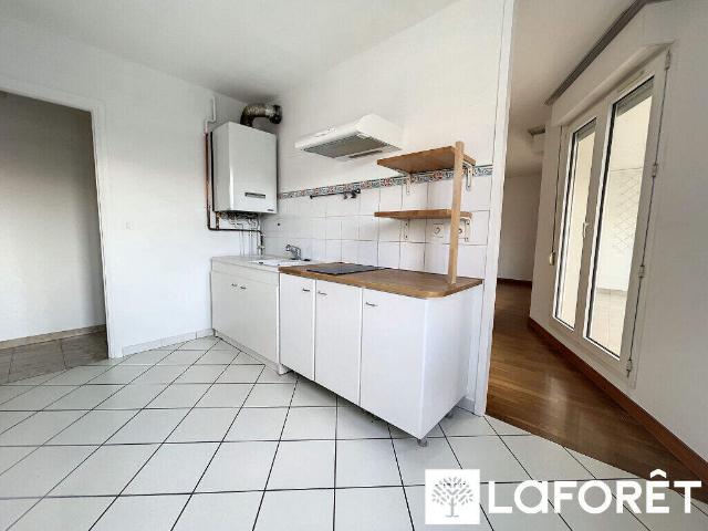 Appartement 2 pièces, 64 m² à louer à Bourgoin Jallieu 38300