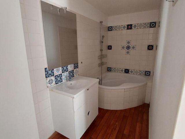 Appartement 2 pièces, 64 m² à louer à Bourgoin Jallieu 38300