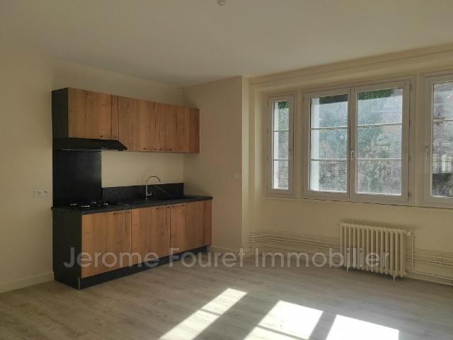 Appartement 2 pièces, 64 m² à louer à Égletons 19300