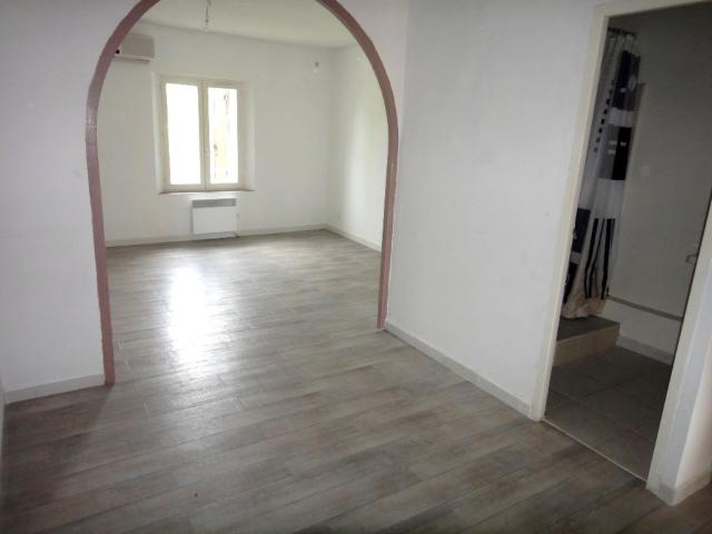 Appartement 2 pièces, 64 m² à louer à Rians 83560