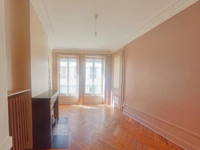 Appartement 2 pièces 64 m²